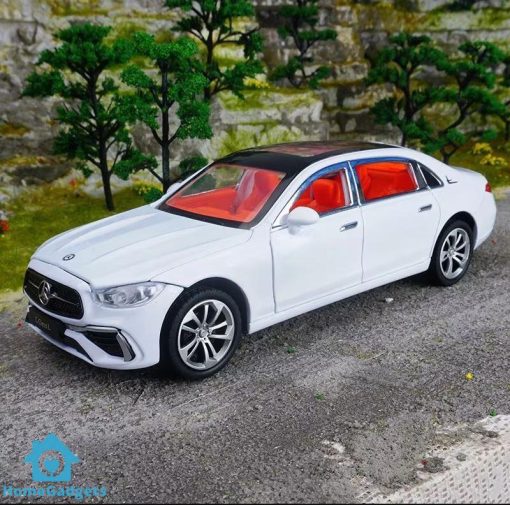 Diecast Model E-Cless C260L Sport Metal Car 1:24 ScaleDiecast Model E-Cless C260L Sport Metal Car 1:24 Scale