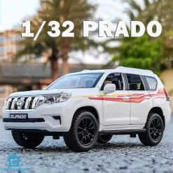 Diecast 1:32 Scale Toyota prado Models Of Cars Metal Model Sound And Light Pull Back SUV 6 Doors Can Be Opened For Kids Toys