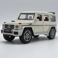 Diecast Mercedes Benz AMG-G63 1:32 Scale