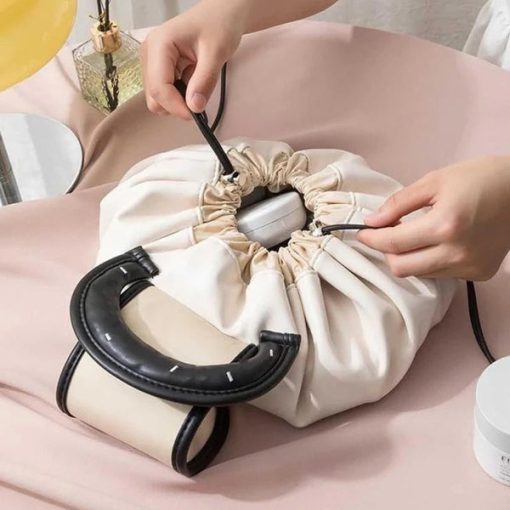 Smooth Makeup Handbag With Tightening Cord