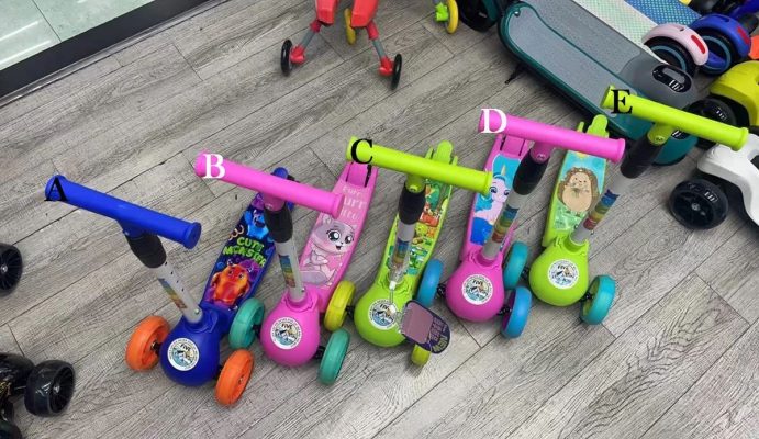 Three Wheel Cartoon Kids Scooter up to 40 kg