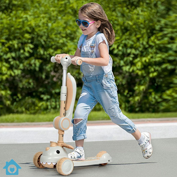 3 Wheeled Kids Scooter – Lean to Steer Foldable Kick Scooter with Flashing LED Lights 1 3 Wheeled Kids Scooter